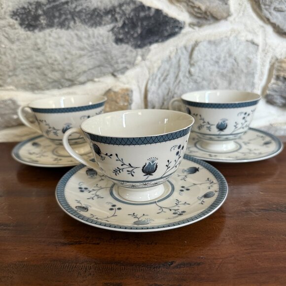 Royal Doulton Made in England, Cambridge tea cups, set of 3 - Picture 1 of 12